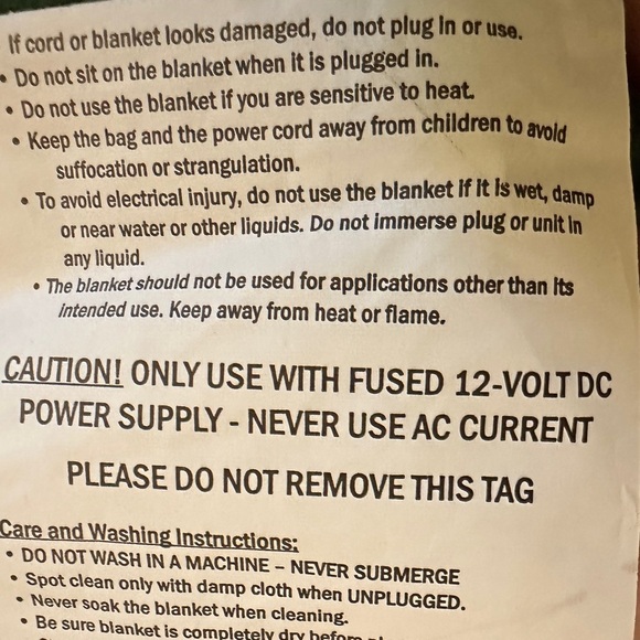 Stalwart Green and Black Plaid 12 volt heated travel Blanket. Like new - Picture 4 of 7